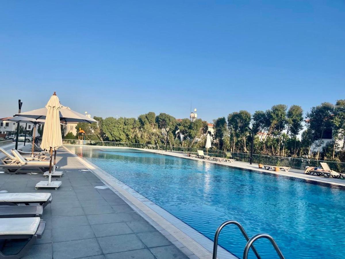 Sea View Suites By The Coast Famagusta  Buitenkant foto