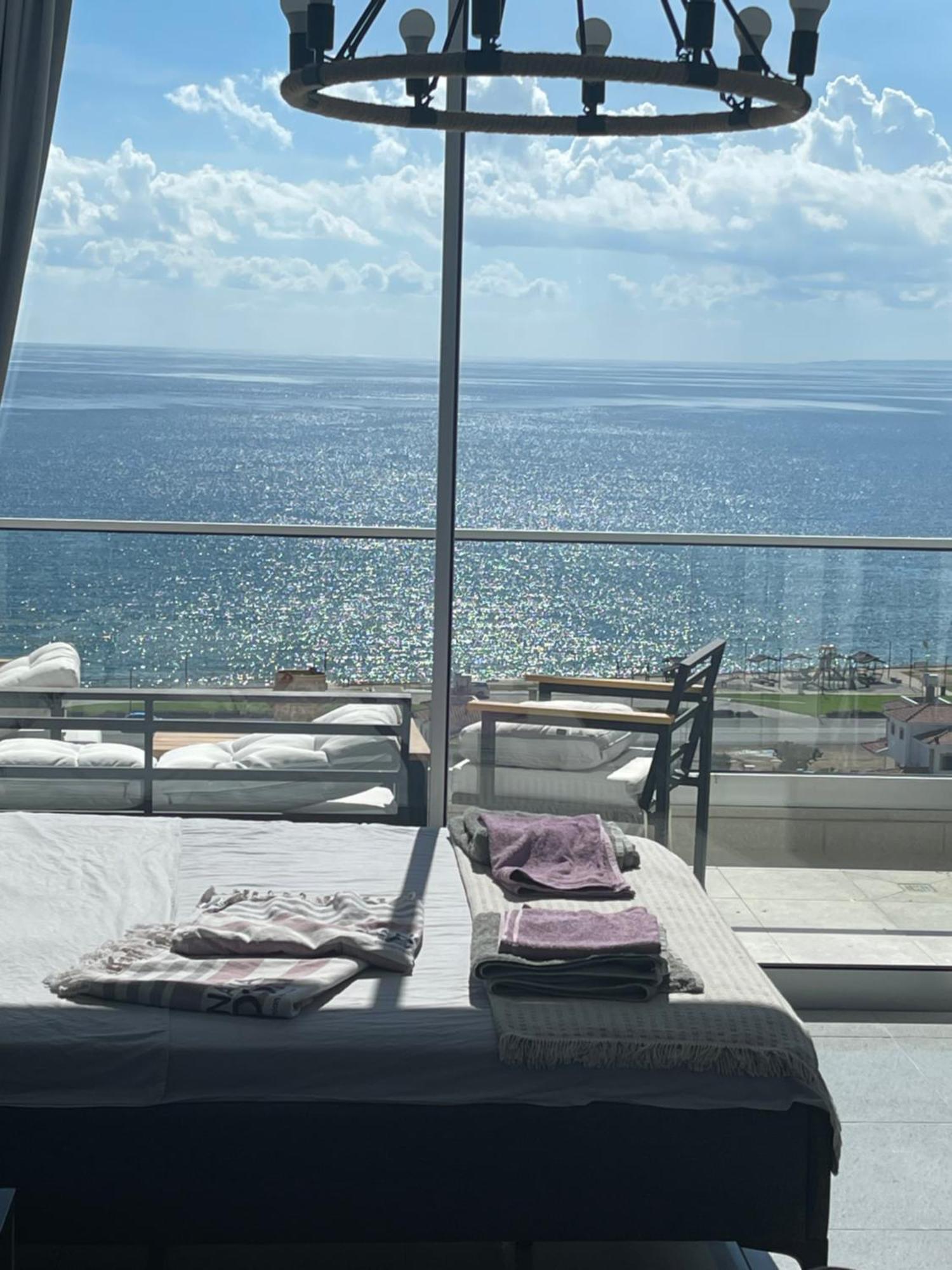 Sea View Suites By The Coast Famagusta  Buitenkant foto
