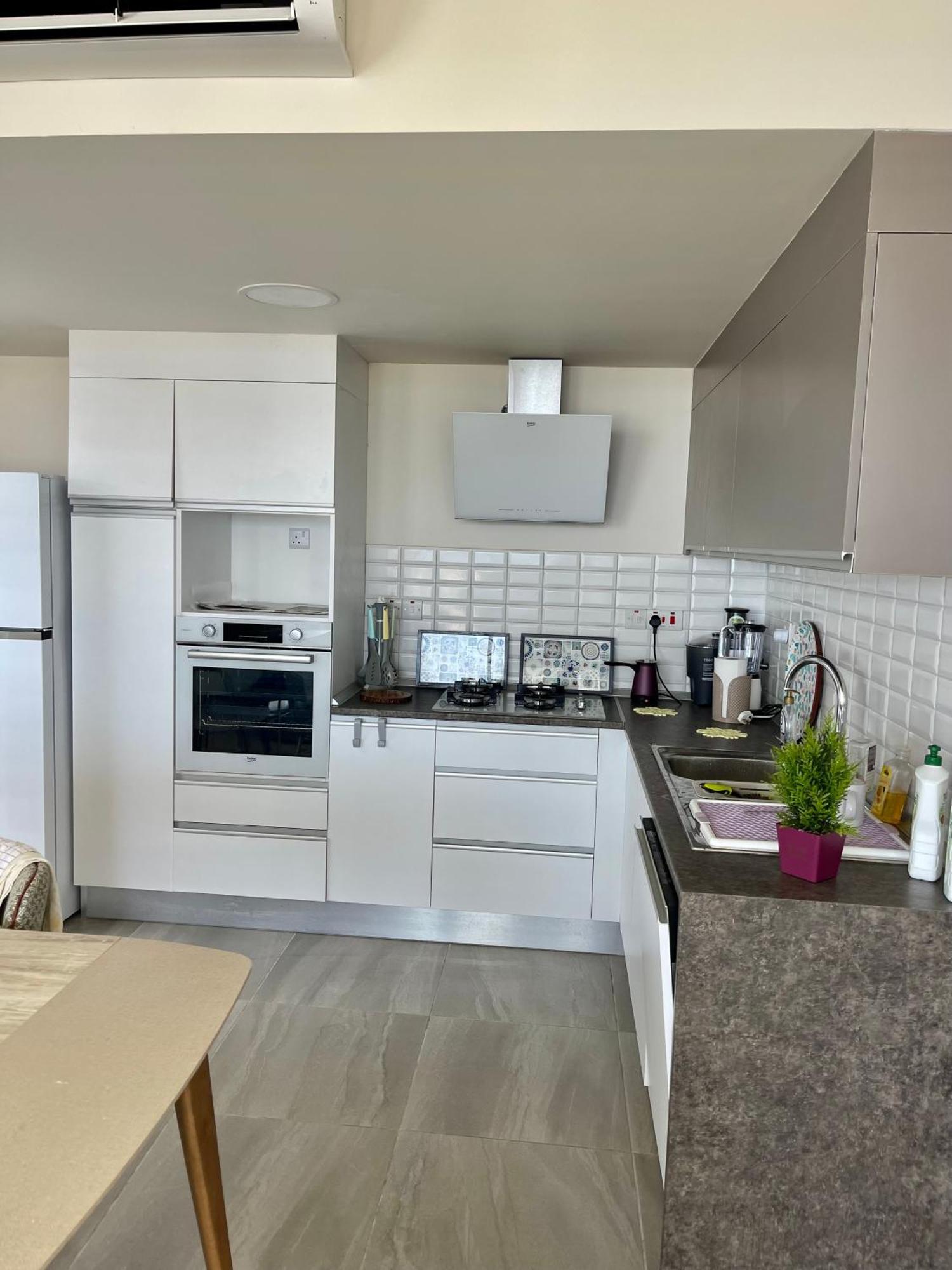 Sea View Suites By The Coast Famagusta  Buitenkant foto