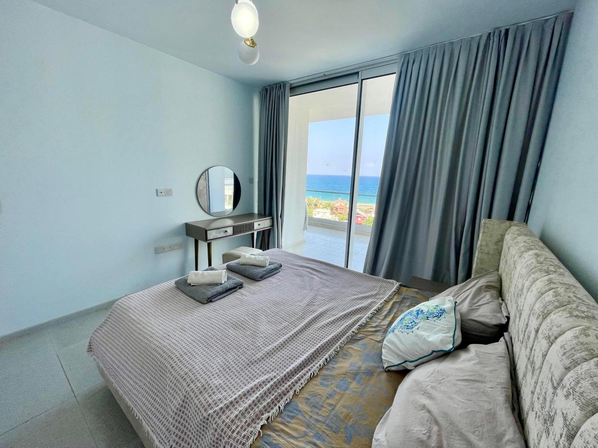 Sea View Suites By The Coast Famagusta  Buitenkant foto