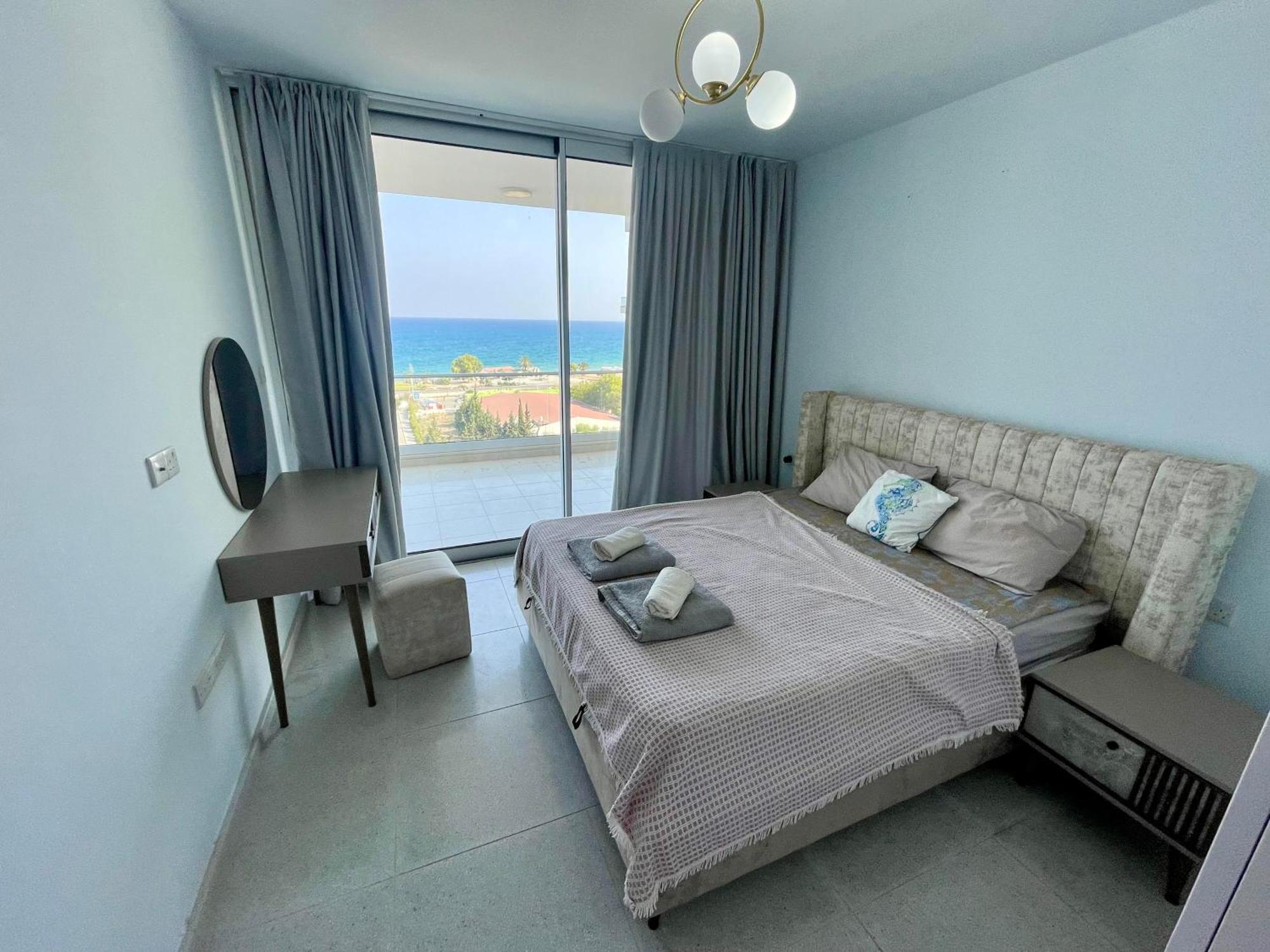 Sea View Suites By The Coast Famagusta  Buitenkant foto