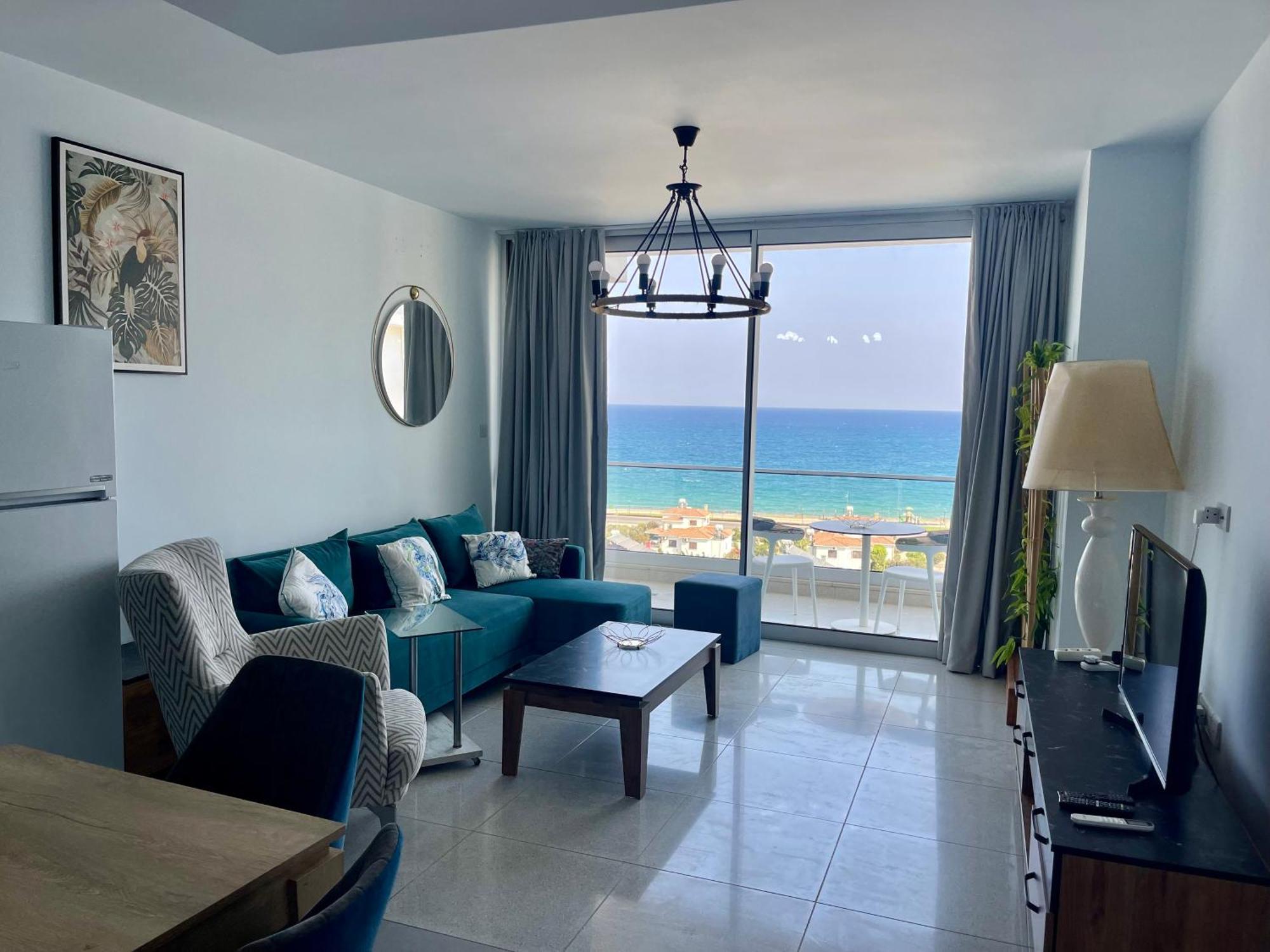 Sea View Suites By The Coast Famagusta  Buitenkant foto