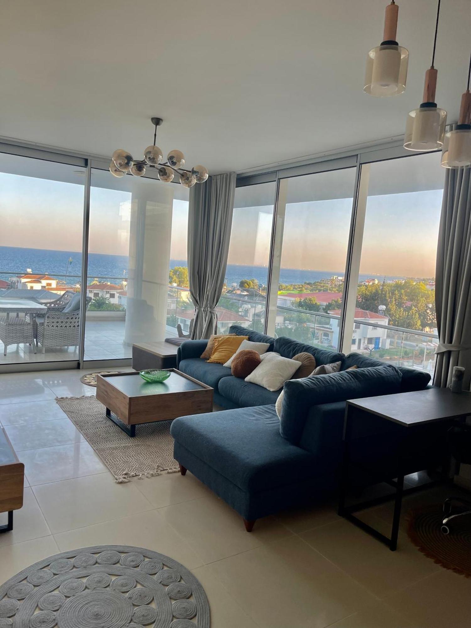 Sea View Suites By The Coast Famagusta  Buitenkant foto