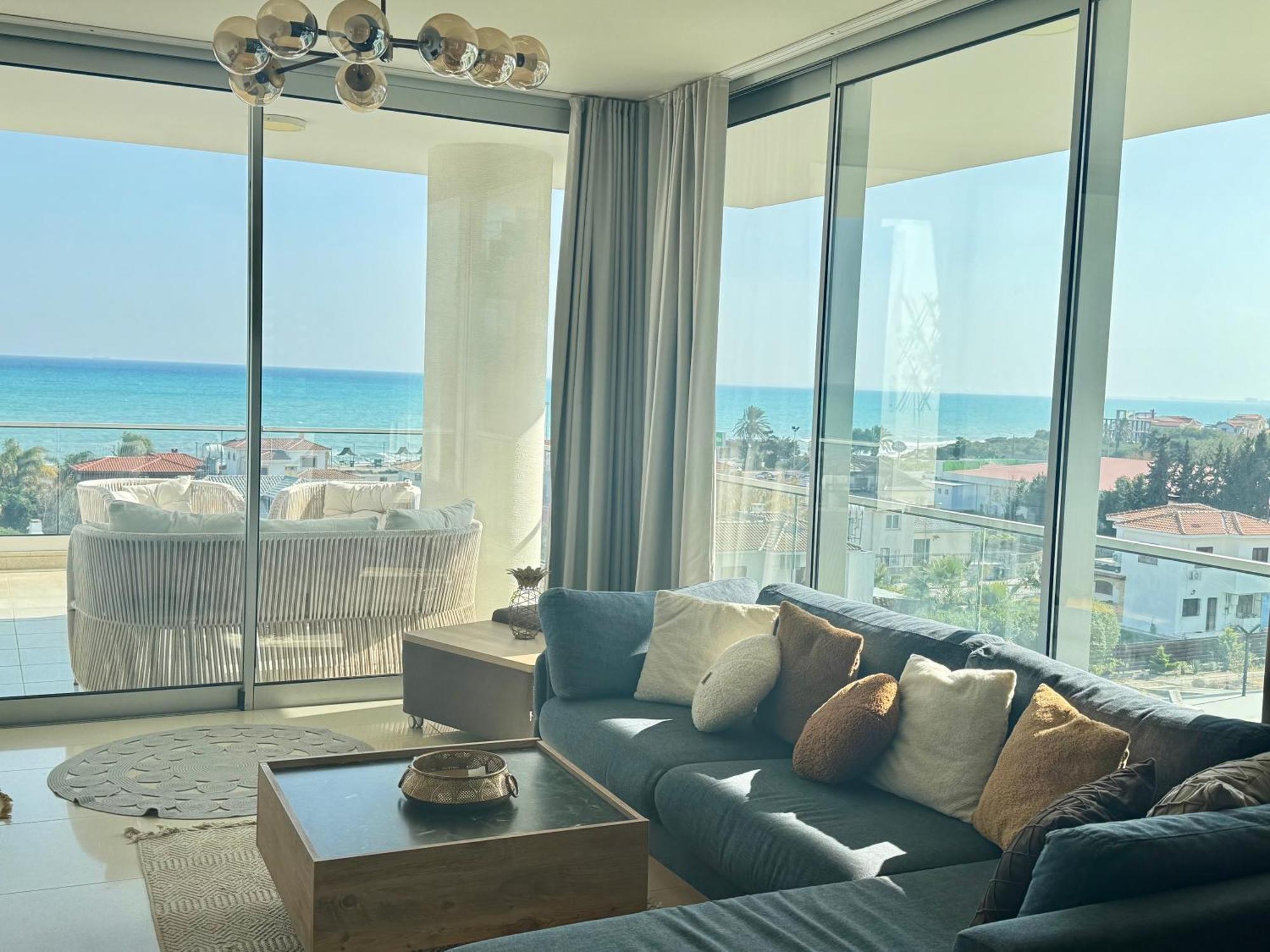 Sea View Suites By The Coast Famagusta  Buitenkant foto